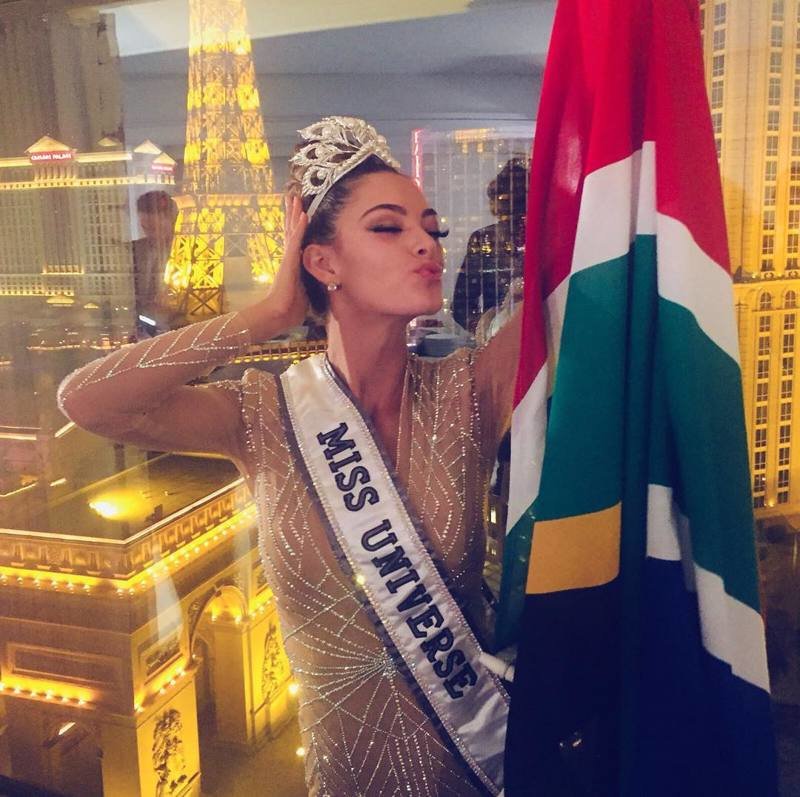 "Мисс Вселенная-2017": самые сексуальные фото победительницы