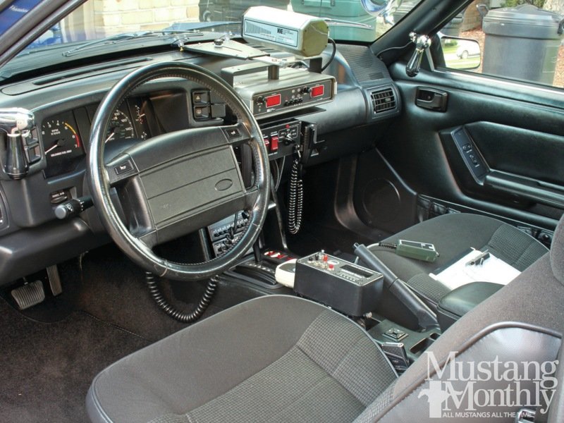 Интерьер Ford Mustang SSP (1992)