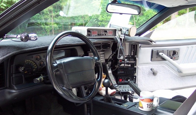 Интерьер Chevrolet Camaro B4C (1992) с полным комплектом оборудования по стандартам Utah Highway Patrol