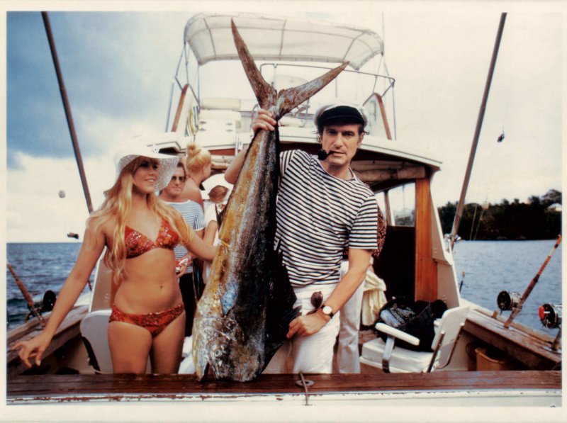 Основатель журнала Playboy Хью Хефнер на рыбалке, 70-е
