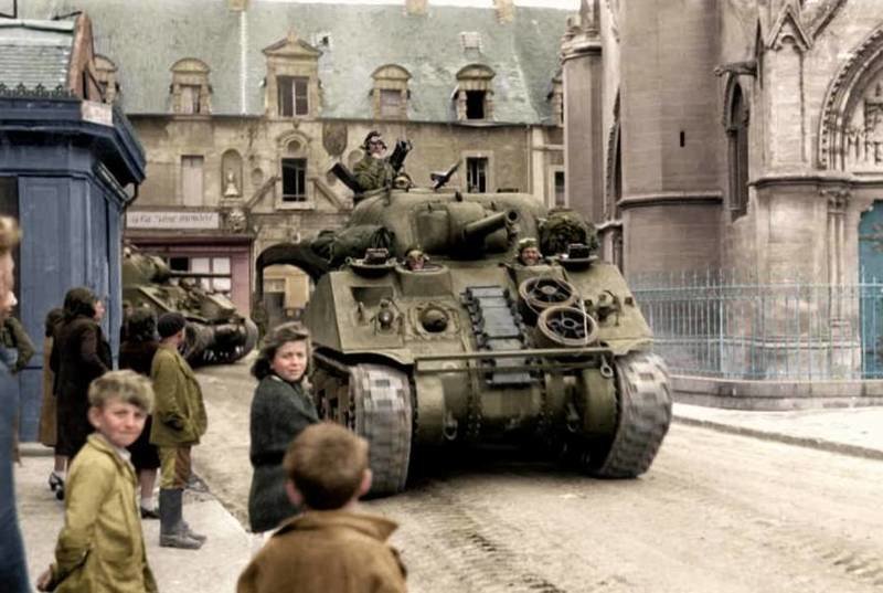 M4 "Шерман" британской армии во время операции в Нормандии, 1944 год