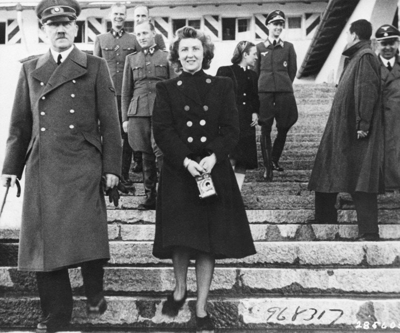 Австрийский коллекционер утверждает, что нашел голые фото жены Гитлера