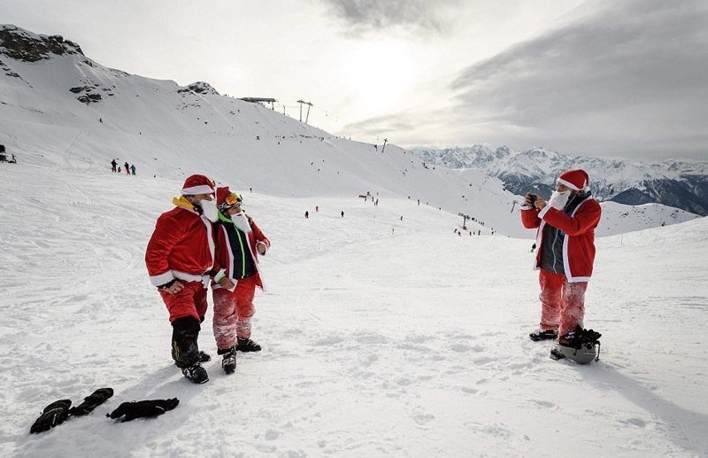 Сбор Санта Клаусов состоялся в Альпах