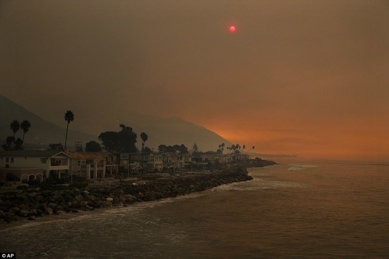 Шоссе в ад: жуткие видео пожаров в Калифорнии