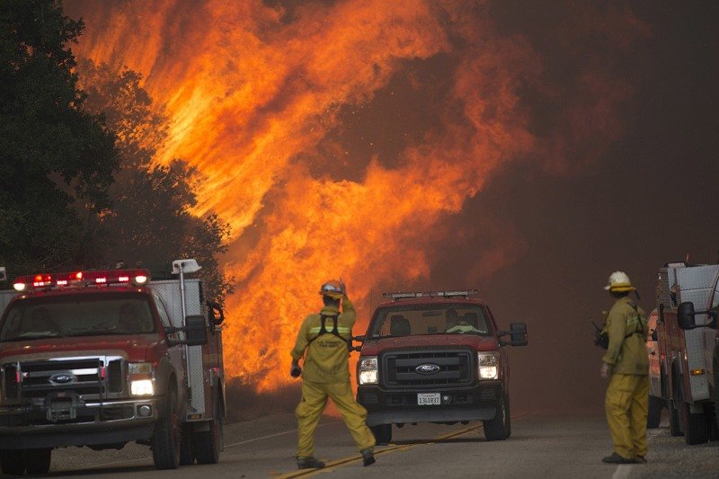 Страшные пожары бушуют в США