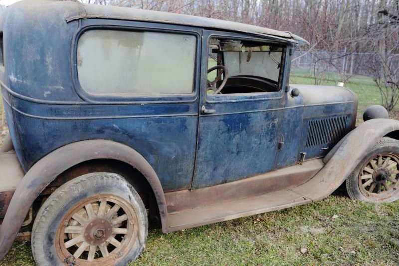 В Иллинойсе 90-летний автомобиль простоял в гараже 50 лет