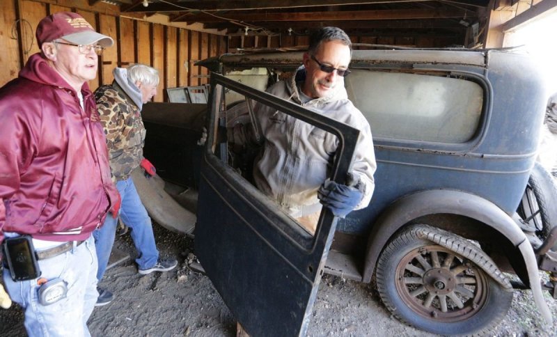 В Иллинойсе 90-летний автомобиль простоял в гараже 50 лет