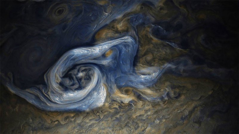 Впечатляюще! NASA показало удивительное явление на Юпитере