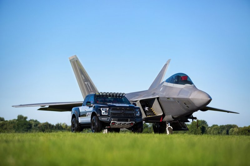 Ford F-150 Raptor: пикап в стиле американского истребителя F-22