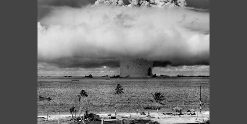 Тестирование водородной бомбы на аттоле Бикини в Тихом океане, 1946 год