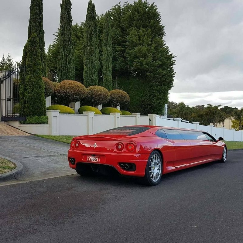 Экзотический лимузин Ferrari  в Мельбурне