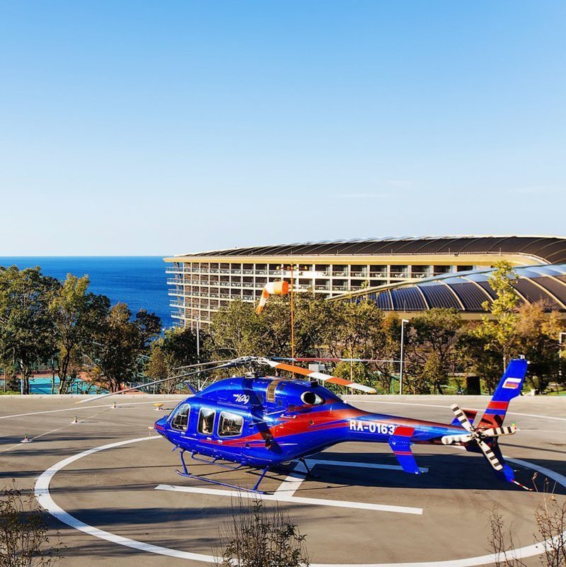 Имеется вертолетная площадка - можно заказать вертолетный тур по Крыму