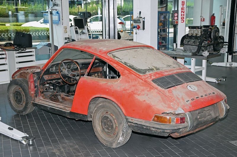 После трех лет реставрации Porsche покажет старейший из 911-х