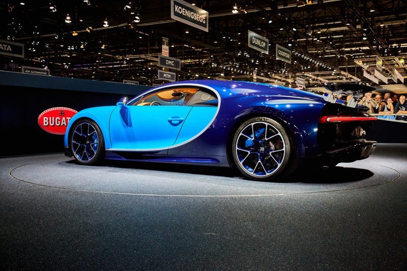 Россиянам запретили разъезжать на Bugatti 