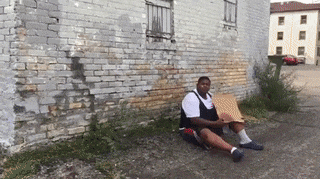 И тут заиграла любимая музыка