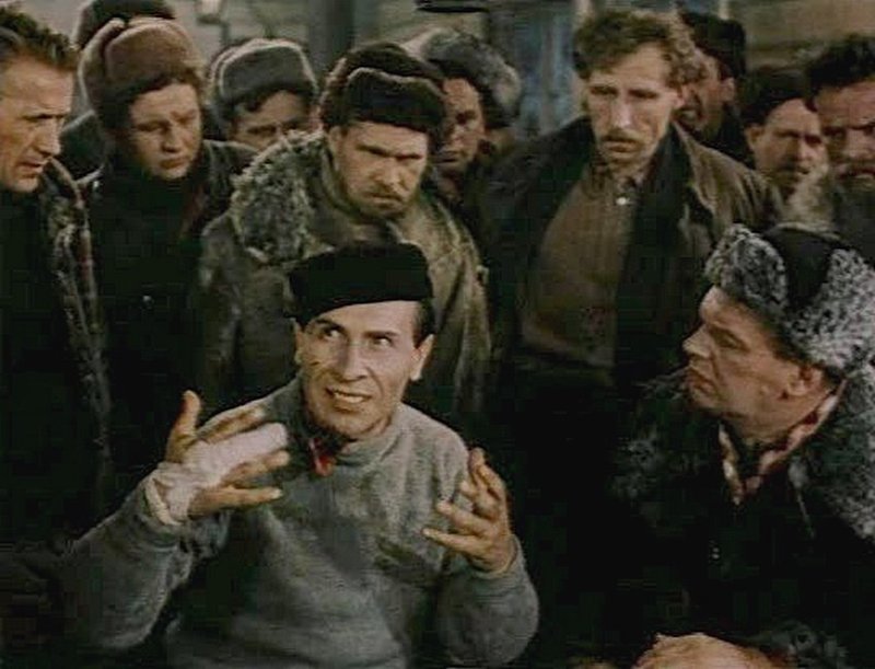 Марк Бернес в фильме "Далеко от Москвы" (1950)