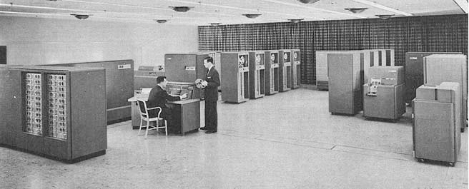 площадь самого первого компьютера eniac