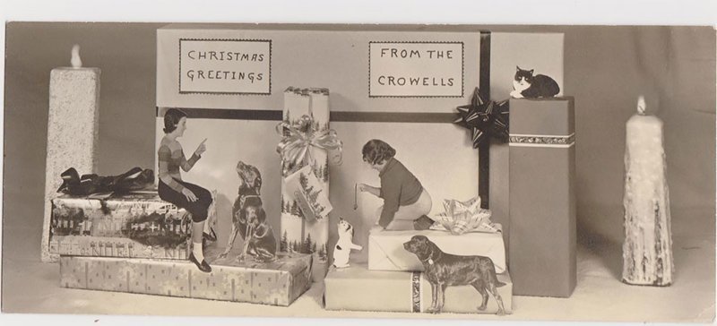 Питомцы в рождественских семейных открытках прошлого века