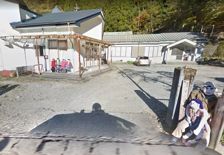 Японская деревня, населенная куклами в рост человека