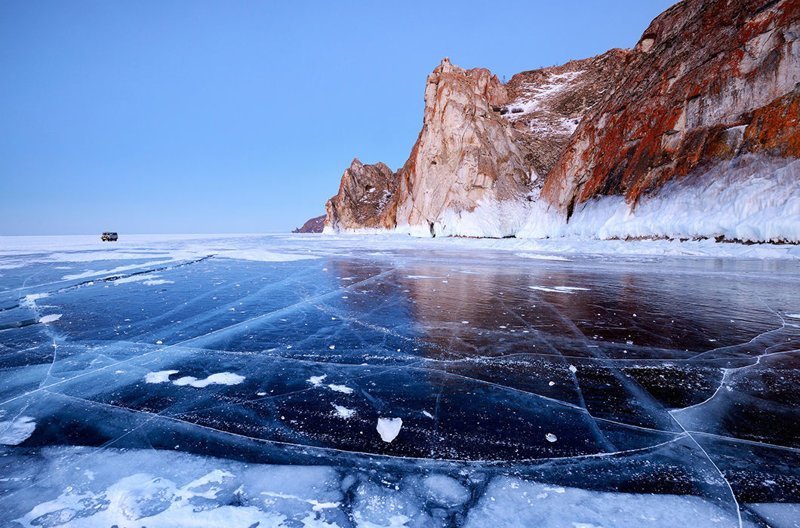 Мыс Саган-Хушун и скала Три Брата, озеро Байкал, остров Ольхон © Cultura Creative