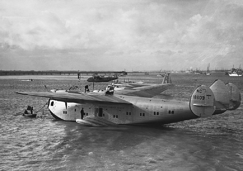Дальний пассажирский гидросамолет Boeing 314 Clipper, эксплуатировавшийся авиакомпанией Pan American, у берегов Саутгемптона, Великобритания