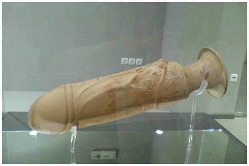 Фаллос, найденный в Северной Греции,  возраст более 2000 лет