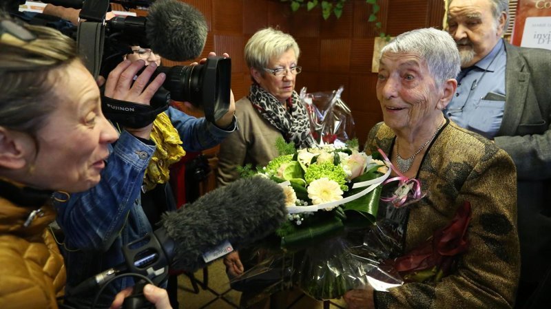 Никаких фруктов и молока: 100-летняя барменша из Франции раскрыла секреты долгой жизни