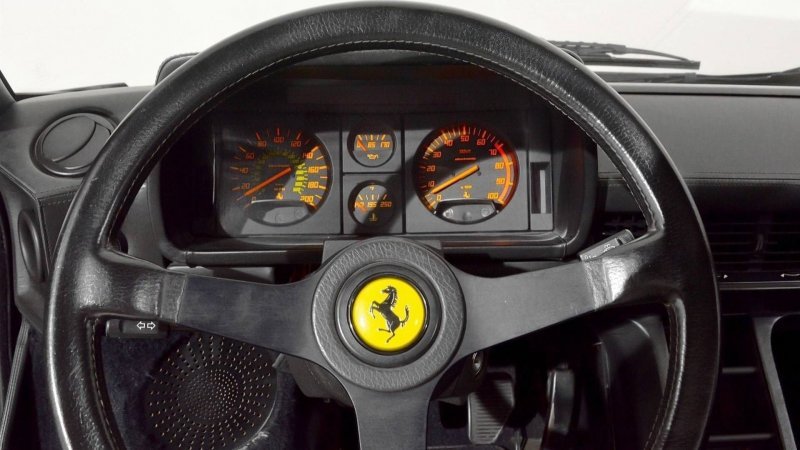 Уникальный кабриолет Ferrari Testarossa короля поп-музыки продают очень дорого