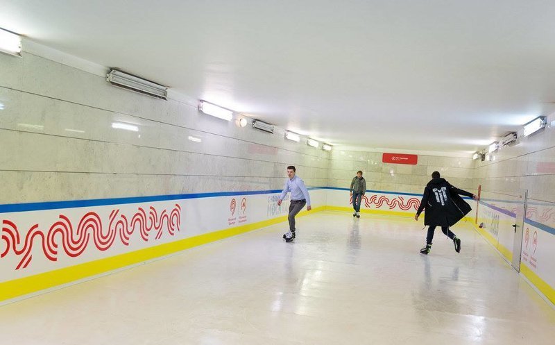 В московском метро устроили настоящий каток