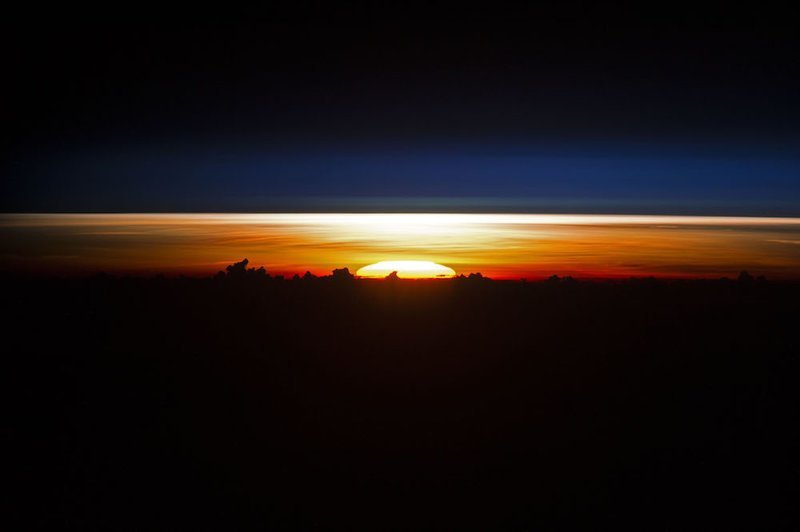 Восход солнца над Филиппинами