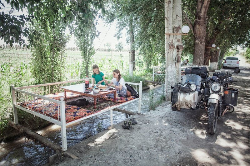 Завтрак на обочине, Таджикистан