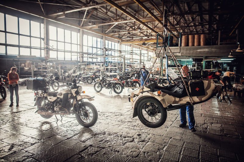 Ирбитский мотоциклетный завод, Россия. Здесь путешественникам сделали полную диагностику и ремонт мотоцикла