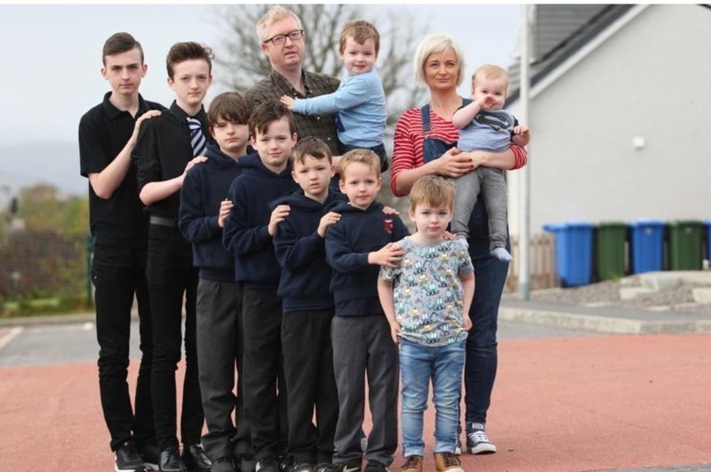 У этой шотландской мамы уже десять сыновей и ни одной дочки. И она в полном порядке!