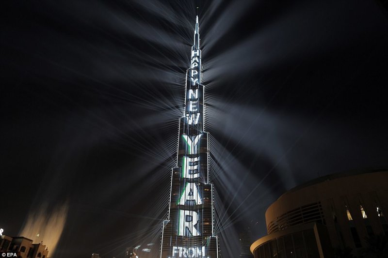 Дубай, ОАЭ. Потрясающее лазерное шоу на Бурдж-Халифа