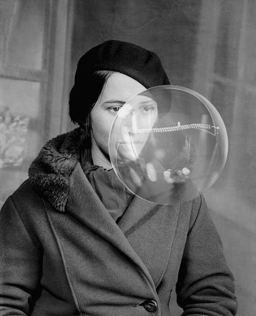 Художник Билл Домонкос создает сюрреалистичные анимации из ретро фотографий