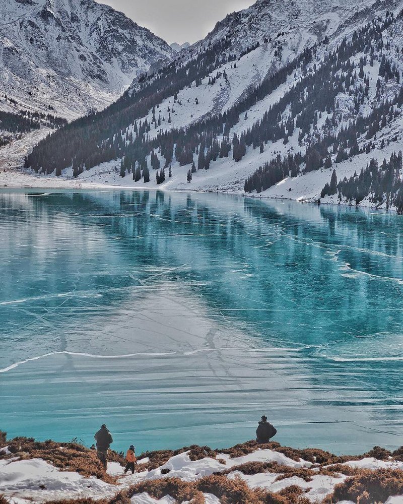 Большое алматинское озеро казахстан фото
