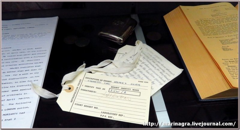 Музей Шерлока Холмса в Майрингене. Серебряный портсигар и прощальная записка Холмса, приобщенная к "делу" о его гибели.