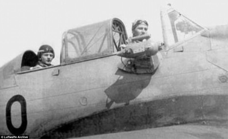  Фотопулемет на немецком учебном самолете Arado Ar 96
