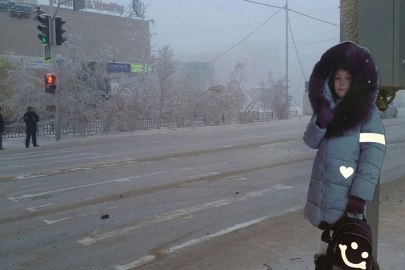 В Якутске решили бороться с лихачами на дорогах с помощью детских манекенов