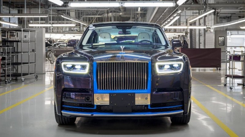 Первый экземпляр нового Rolls-Royce Phantom продадут на фестивале вина