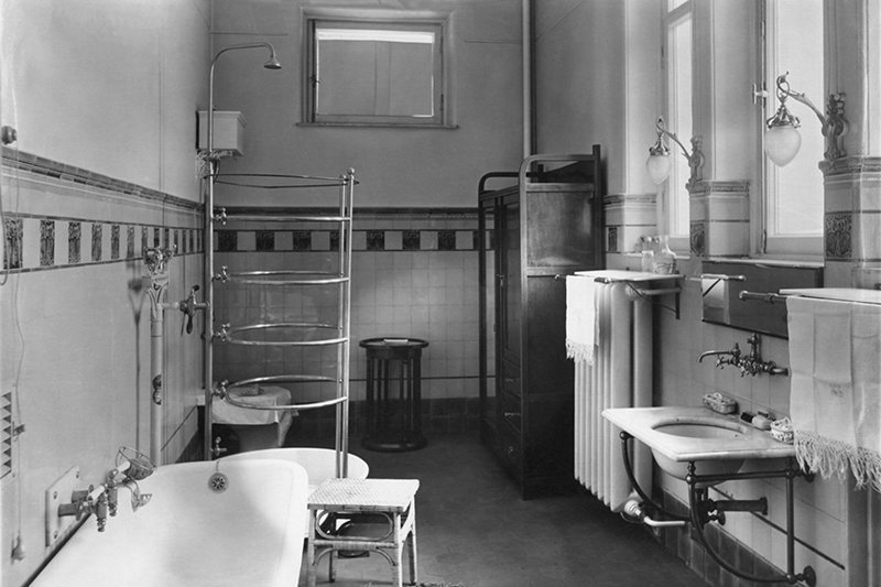 Квартирный вопрос. Начало (Ванная комната в доходном доме.1900-е годы  Фото: предоставлено пресс-службой Музея Москвы)