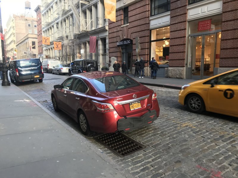Как защищают авто от контактной парковки в Нью-Йорке