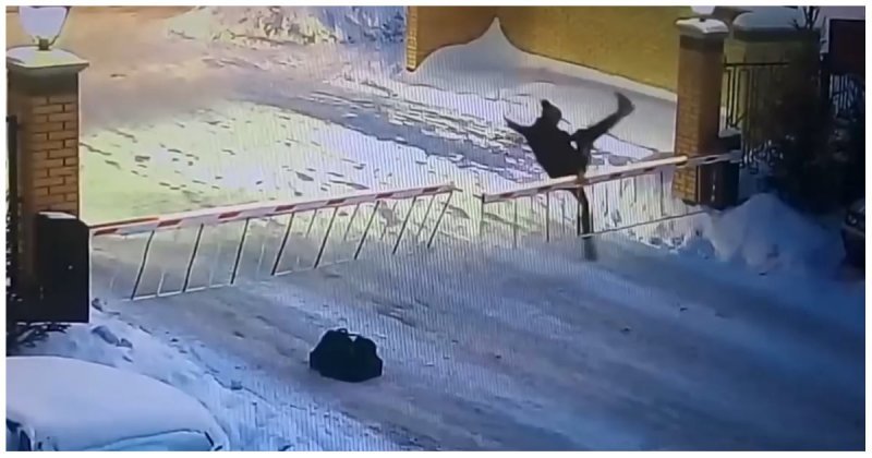 Неудачный прыжок новосибирской "легкоатлетки" через проклятый шлагбаум