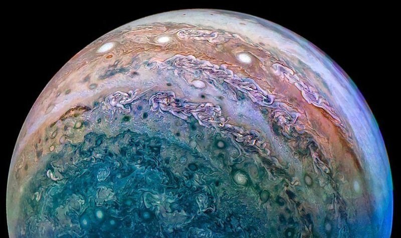 Выход Juno на полярную орбиту газового гиганта произошел 5 июля 2016 года