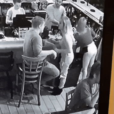 Случай в баре Случай в баре