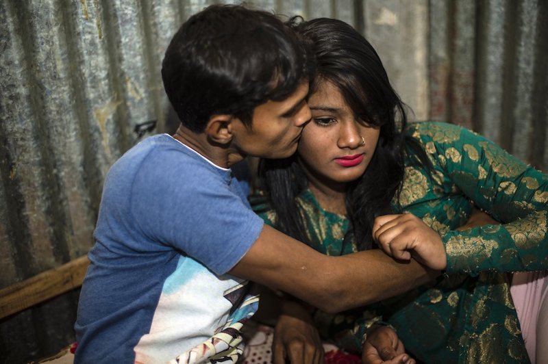 Жизнь, похожая на ад: как живут женщины в старейшем борделе Бангладеш