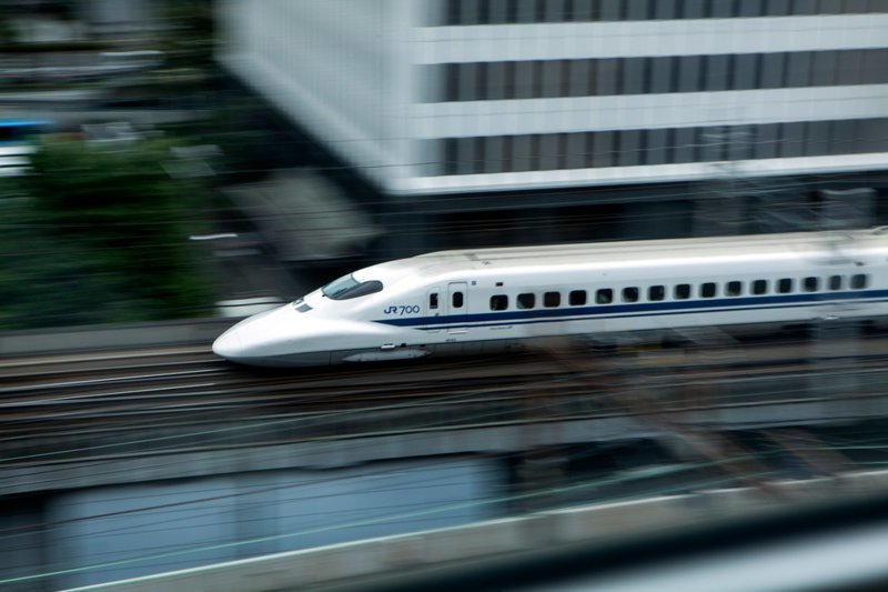 Японцы научили поезда гавкать и фыркать
