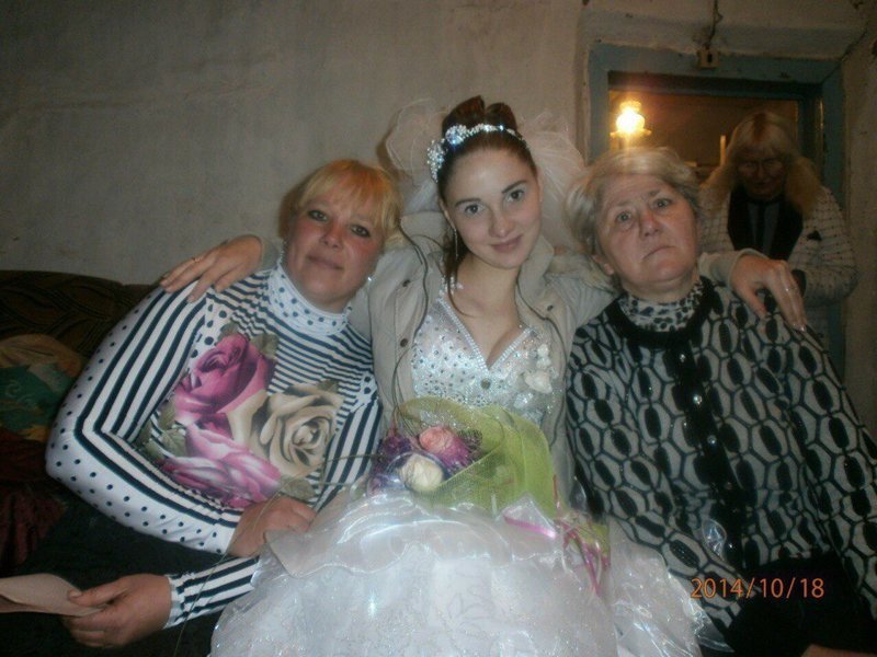 Дичайший треш во мгле кутежа: «самые лучшие» свадебные фото из России