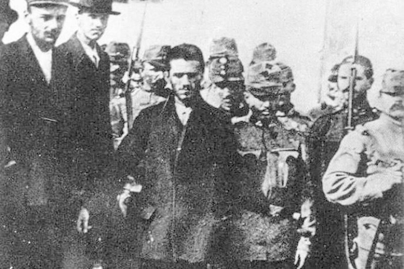 Эрцгерцог Франц Фердинанд и его жена в день их убийства Гаврило Принципом. 1914 год