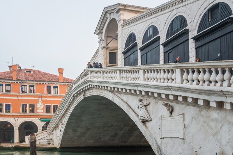 Есть запрещено! Что еще нельзя делать в Венеции?